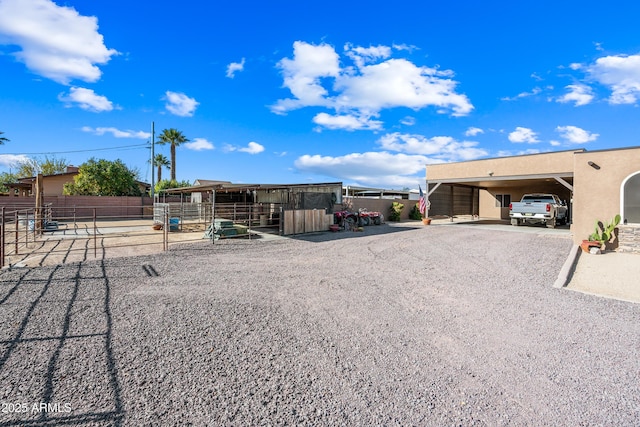 view of yard with an outdoor structure