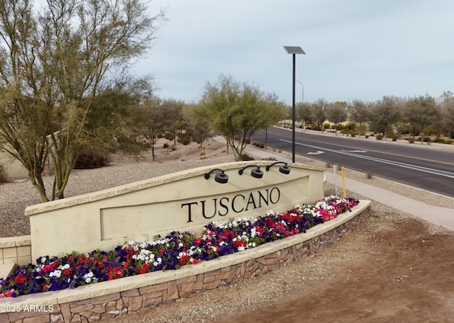 view of community / neighborhood sign