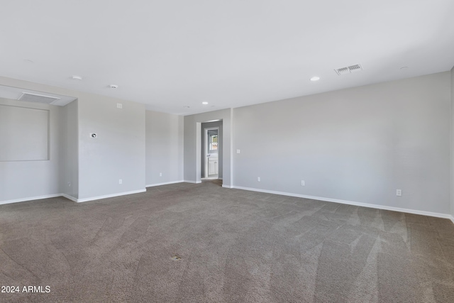 unfurnished room featuring carpet floors