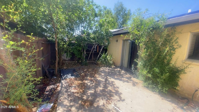 3404 W Tangerine Ln, Phoenix, AZ 85051 - view of yard featuring a patio