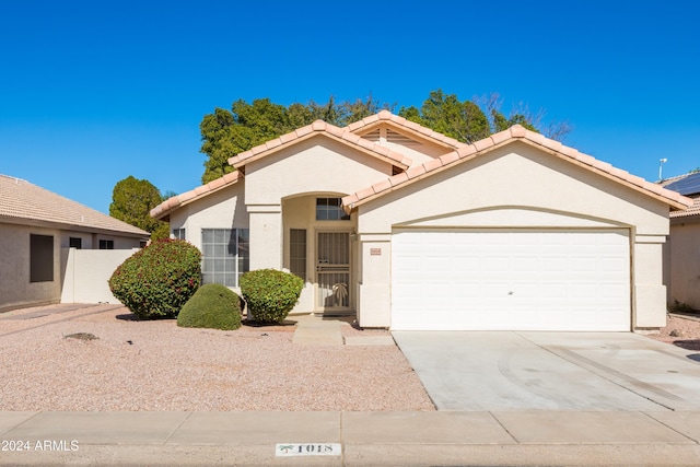 view of front facade featuring a garage