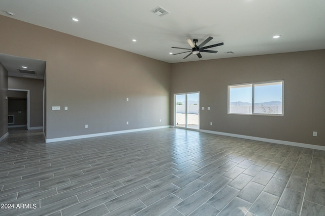 empty room with ceiling fan