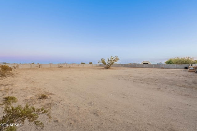 view of yard featuring a rural view