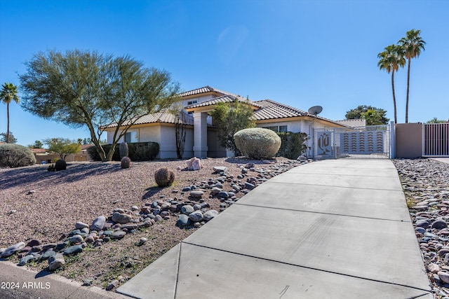 view of front of property