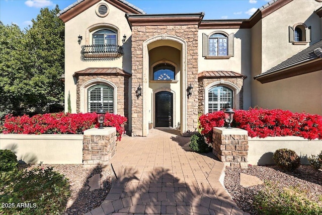 view of mediterranean / spanish-style house