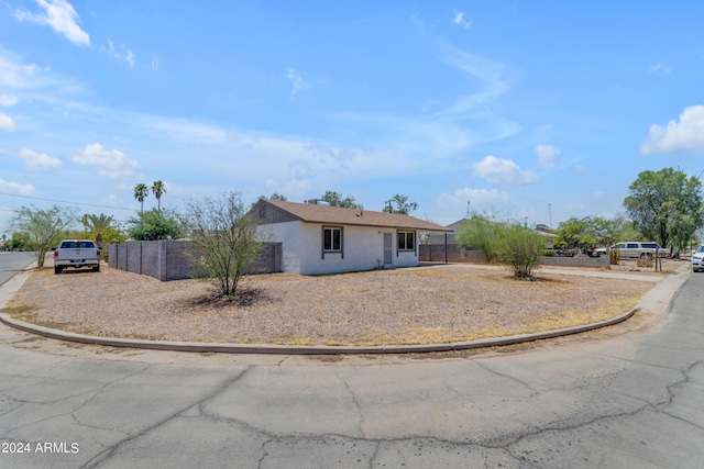 207 E Thomas St, Casa Grande, AZ 85122 - single story home with stucco siding