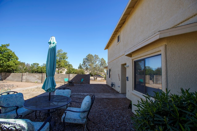 view of yard with a patio area