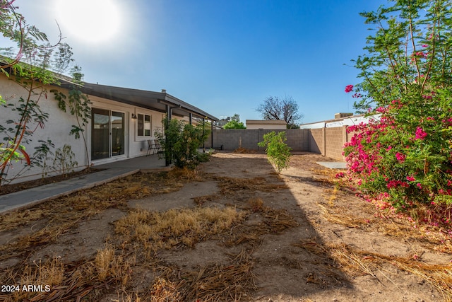 view of yard with a patio area