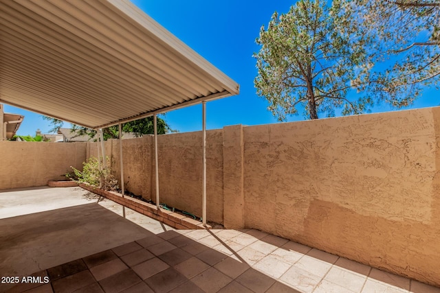 927 E Charleston Ave, Phoenix, AZ 85022 - fenced backyard with a patio area