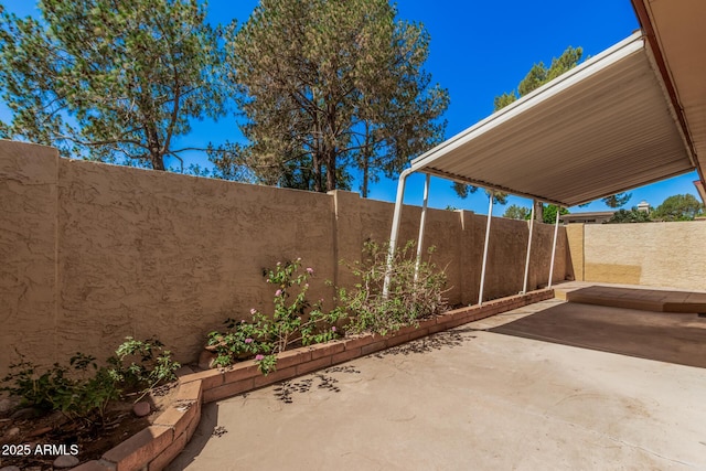 927 E Charleston Ave, Phoenix, AZ 85022 - fenced backyard featuring a patio