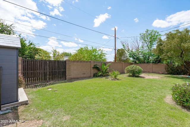 view of yard featuring a fenced backyard