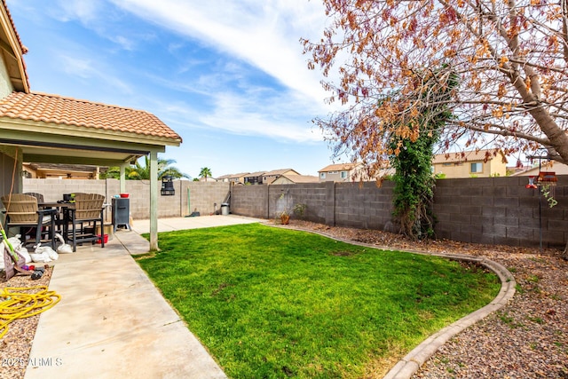 1347 E Vernoa St, San Tan Valley, AZ 85140 - view of yard with a fenced backyard and a patio area