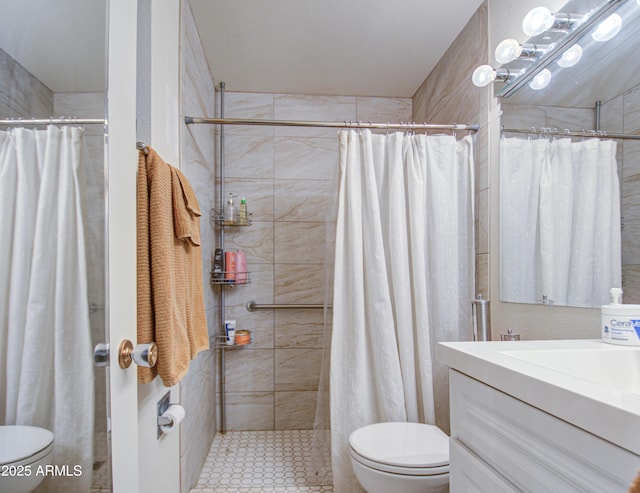 1340 E Townley Ave, Phoenix, AZ 85020 - full bath with vanity and tiled shower
