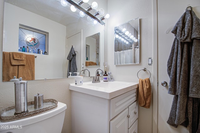 1340 E Townley Ave, Phoenix, AZ 85020 - full bathroom with vanity and toilet