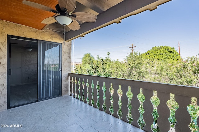 balcony with ceiling fan