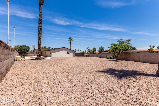 8124 N 45th Ave, Glendale, AZ 85302 - view of fenced backyard