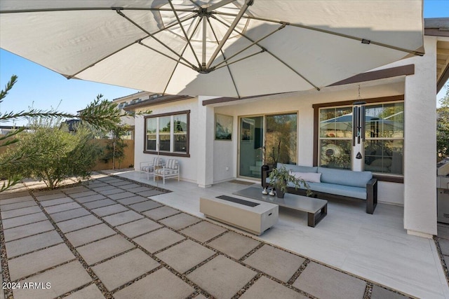 view of patio with outdoor lounge area