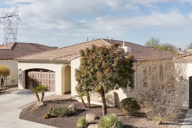 view of front facade with a garage