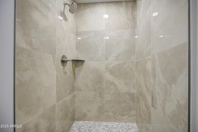 5945 W Lamar Rd, Glendale, AZ 85301 - full bath with tiled shower