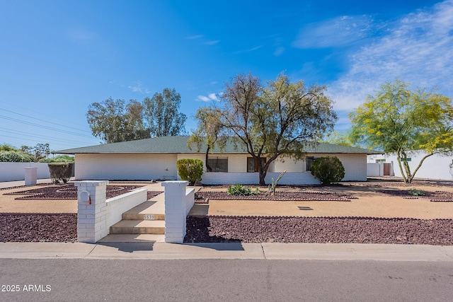 5539 E Dahlia Dr, Scottsdale, AZ 85254 - view of front of property featuring a fenced front yard and brick siding