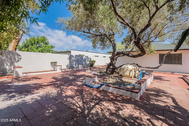 5539 E Dahlia Dr, Scottsdale, AZ 85254 - view of yard with a patio