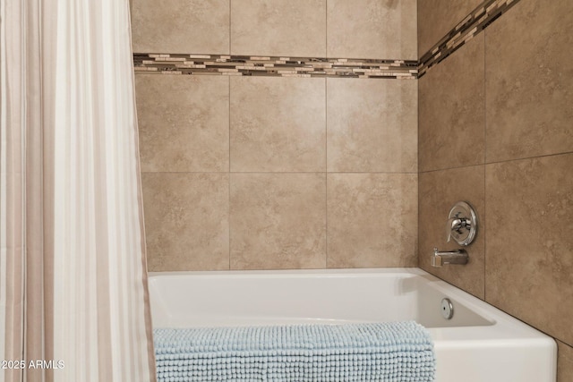 9555 E Raintree Dr E Unit 2061, Scottsdale, AZ 85260 - bathroom with shower / bathtub combination with curtain