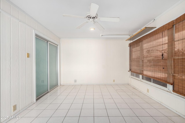 empty room featuring ceiling fan