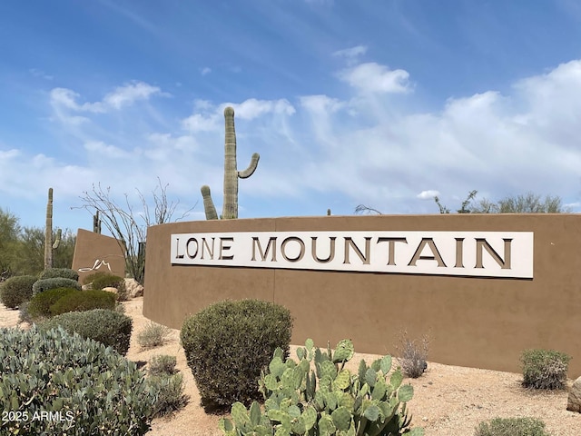 view of community / neighborhood sign