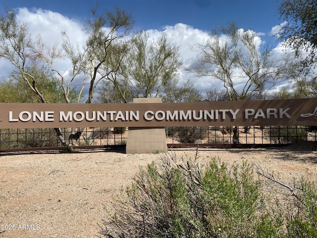 view of community / neighborhood sign