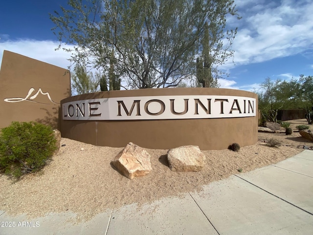 view of community / neighborhood sign