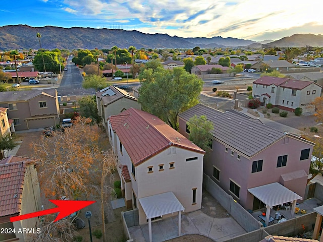 bird's eye view with a mountain view