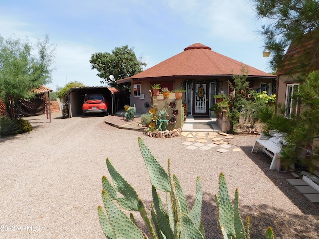 view of front of house with driveway