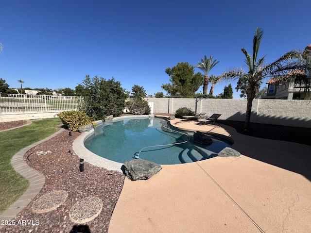 19943 N 77th Ave, Glendale, AZ 85308 - view of swimming pool with a fenced backyard and a patio area