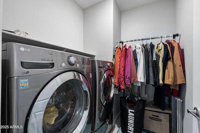 laundry room featuring independent washer and dryer