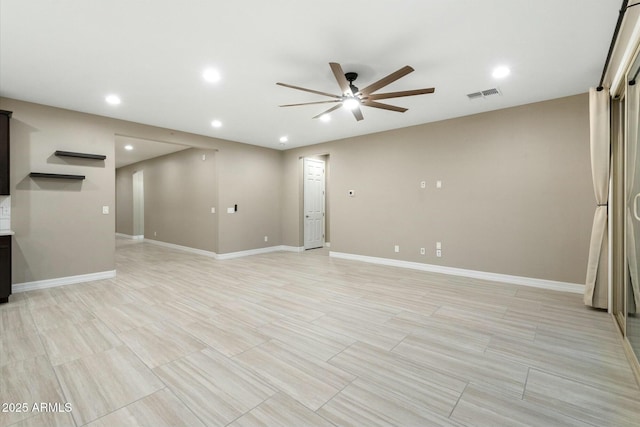 empty room featuring ceiling fan