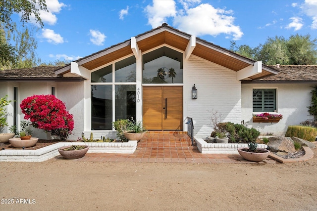 view of front of property with stucco siding