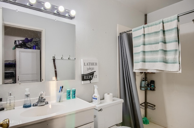13802 N 37th Dr, Phoenix, AZ 85053 - full bathroom featuring vanity and a shower with curtain
