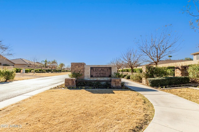 view of community / neighborhood sign