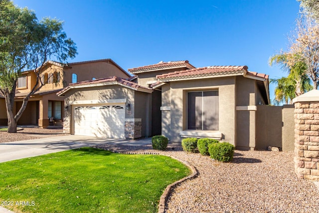 view of front of home featuring a front lawn