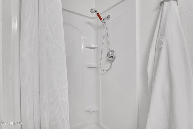 625 S Daley, Mesa, AZ 85204 - bathroom view of a shower with shower curtain