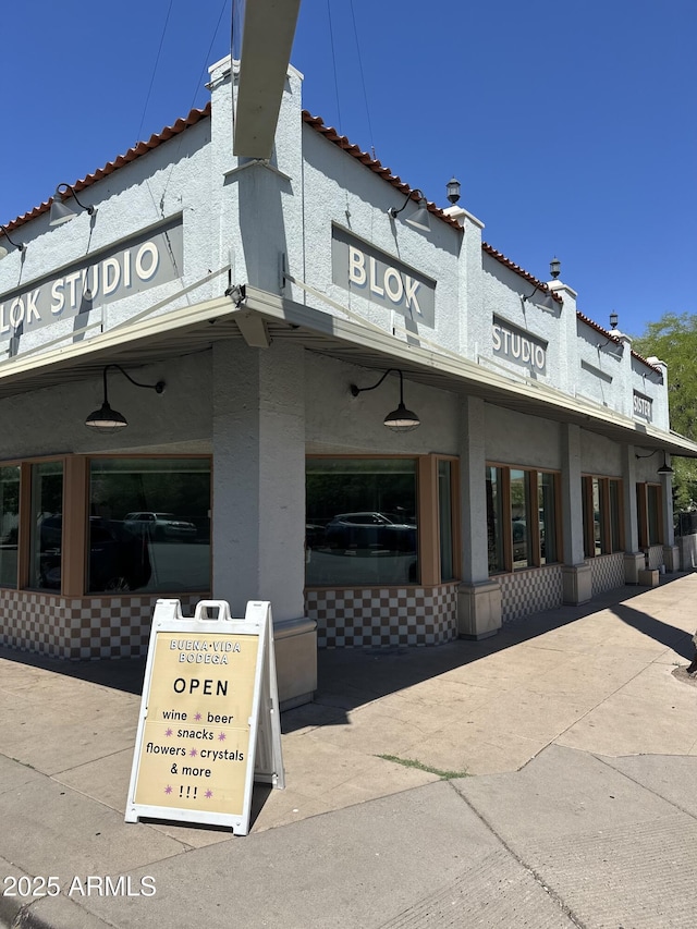 1110 E Pierce St, Phoenix, AZ 85006 - view of building exterior