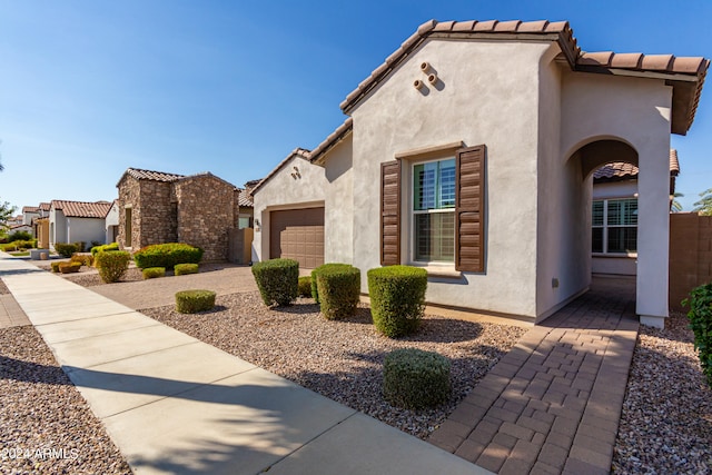 view of front facade featuring a garage