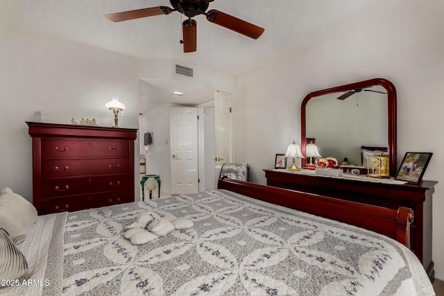 10410 N Cave Creek Rd Unit 2030, Phoenix, AZ 85020 - bedroom with a ceiling fan