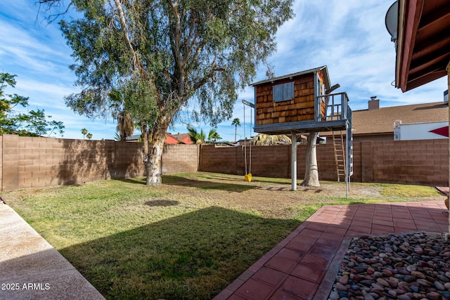 view of yard with a patio