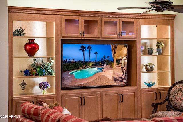 interior details with a ceiling fan