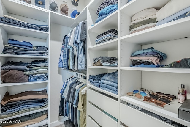 10509 W Harmony Ln, Peoria, AZ 85382 - view of walk in closet