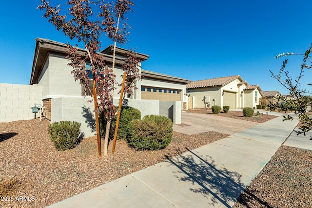 view of front facade featuring a garage