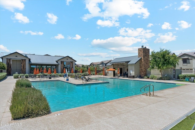 732 W Flintlock Way, Chandler, AZ 85286 - community pool featuring a patio and fence
