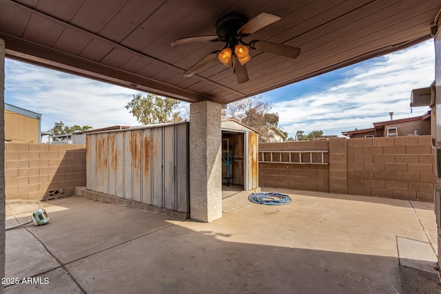 view of patio featuring a ceiling fan and a fenced backyard