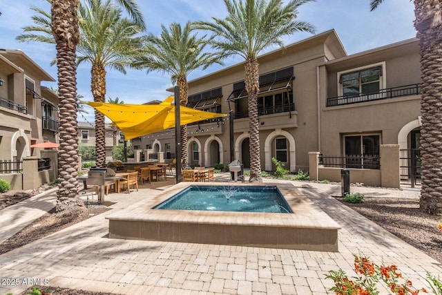 view of swimming pool